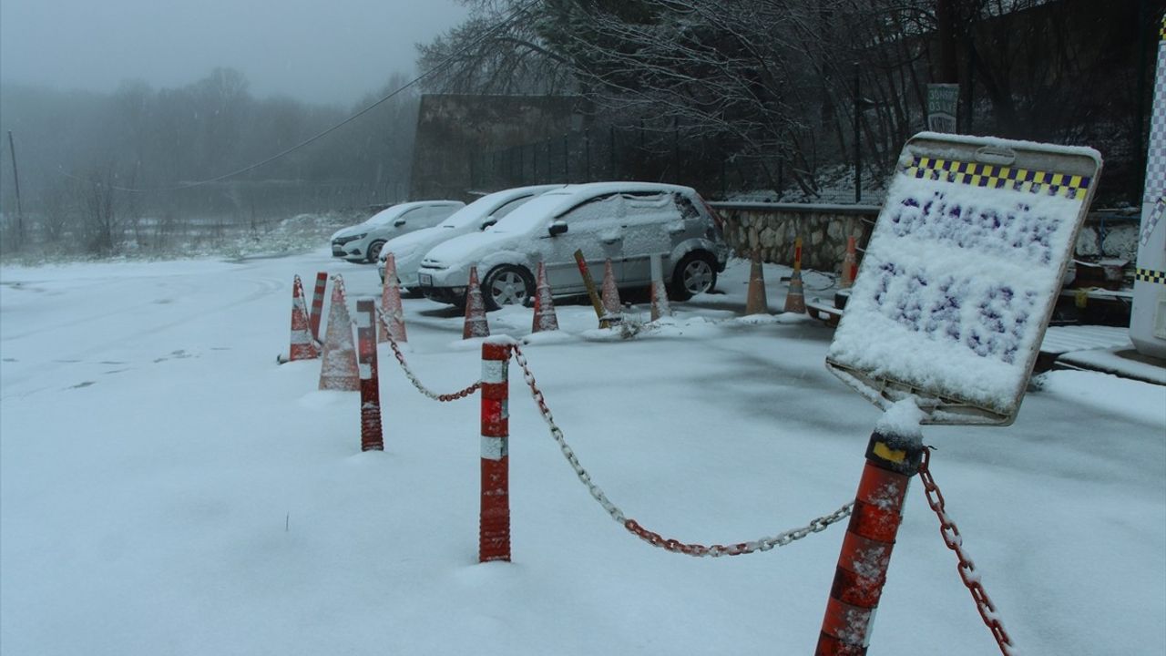 Kırklareli'nin Yüksek Kesimlerinde Kar Yağışı Başladı