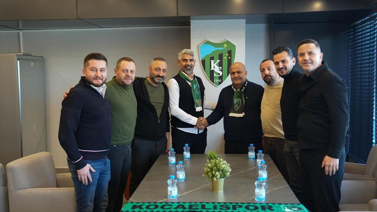 Kocaelispor, Teknik Direktör İsmet Taşdemir'le Anlaştı