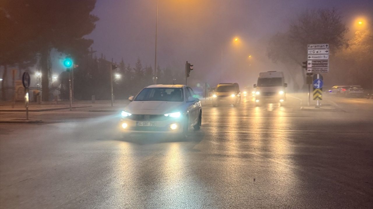 Konya ve Çevresinde Yoğun Sis Etkisini Sürdürüyor