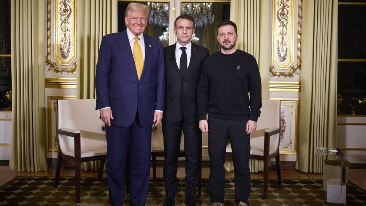 Macron, Zelenskiy ve Trump Paris'te Rusya-Ukrayna Savaşı'nı Görüştü