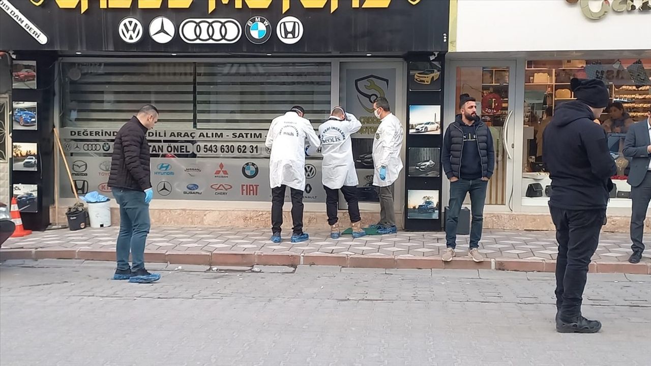 Manisa'da Silahlı Kavga: Bir Kişi İş Yerinde Hayatını Kaybetti