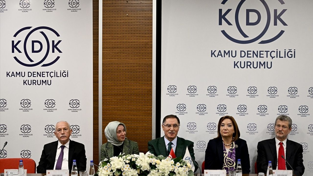 Mehmet Akarca Kamu Başdenetçiliği Görevini Devraldı