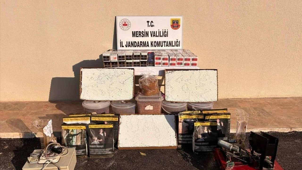 Mersin'de Gümrük Kaçağı Tütün ve Makaron Operasyonu: 4 Gözaltı