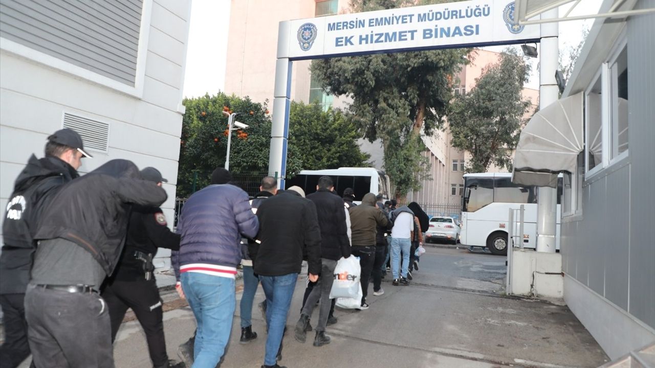 Mersin Merkezli Fuhuş Operasyonunda 16 Zanlı Tutuklandı