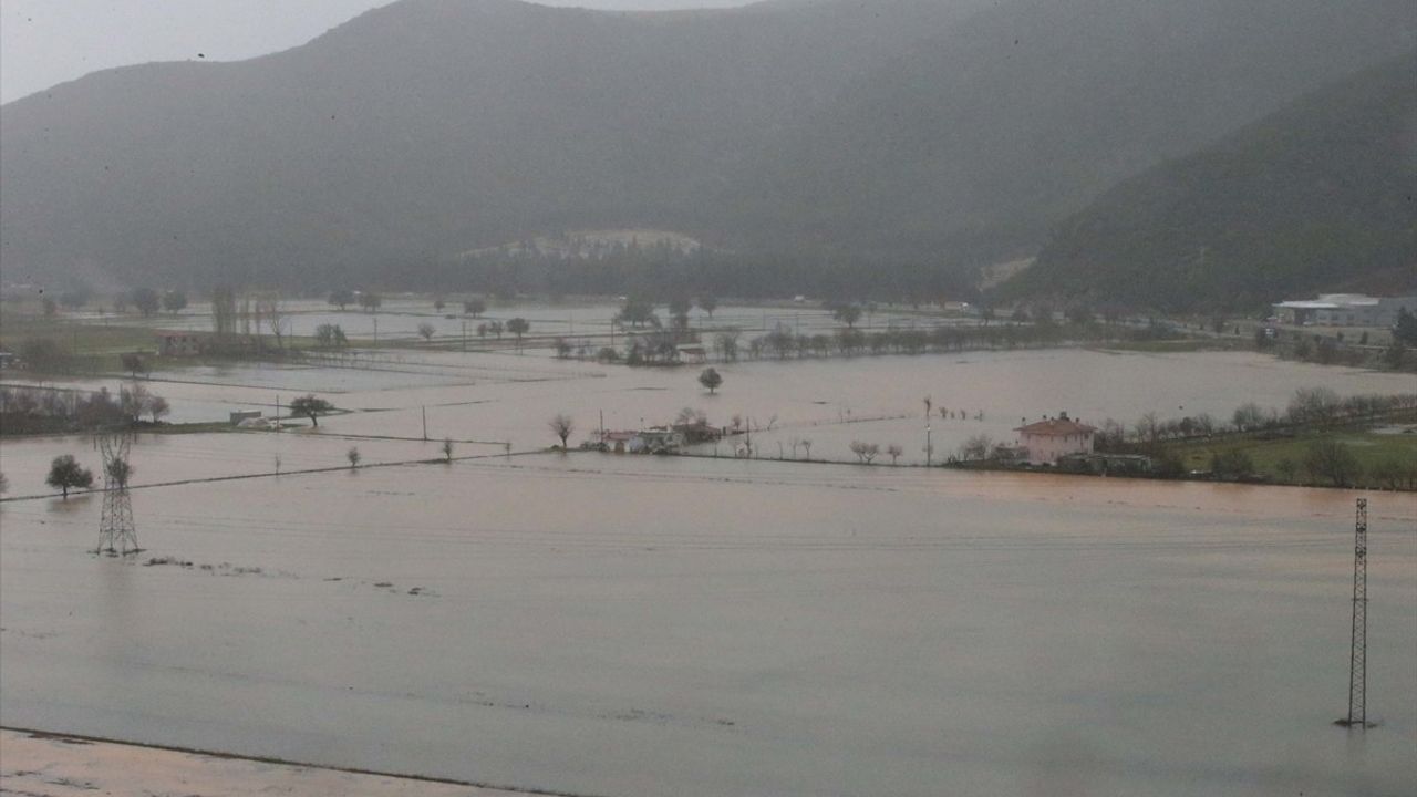 Muğla'da Sağanak Yağış Tarım Arazilerini Sular Altında Bıraktı