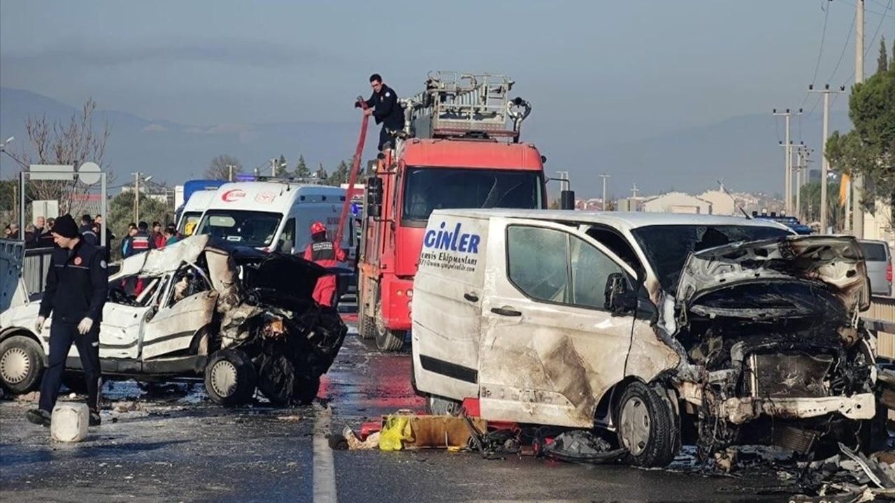 Muğla'da Zincirleme Trafik Kazasında 7 Kişi Yaralandı