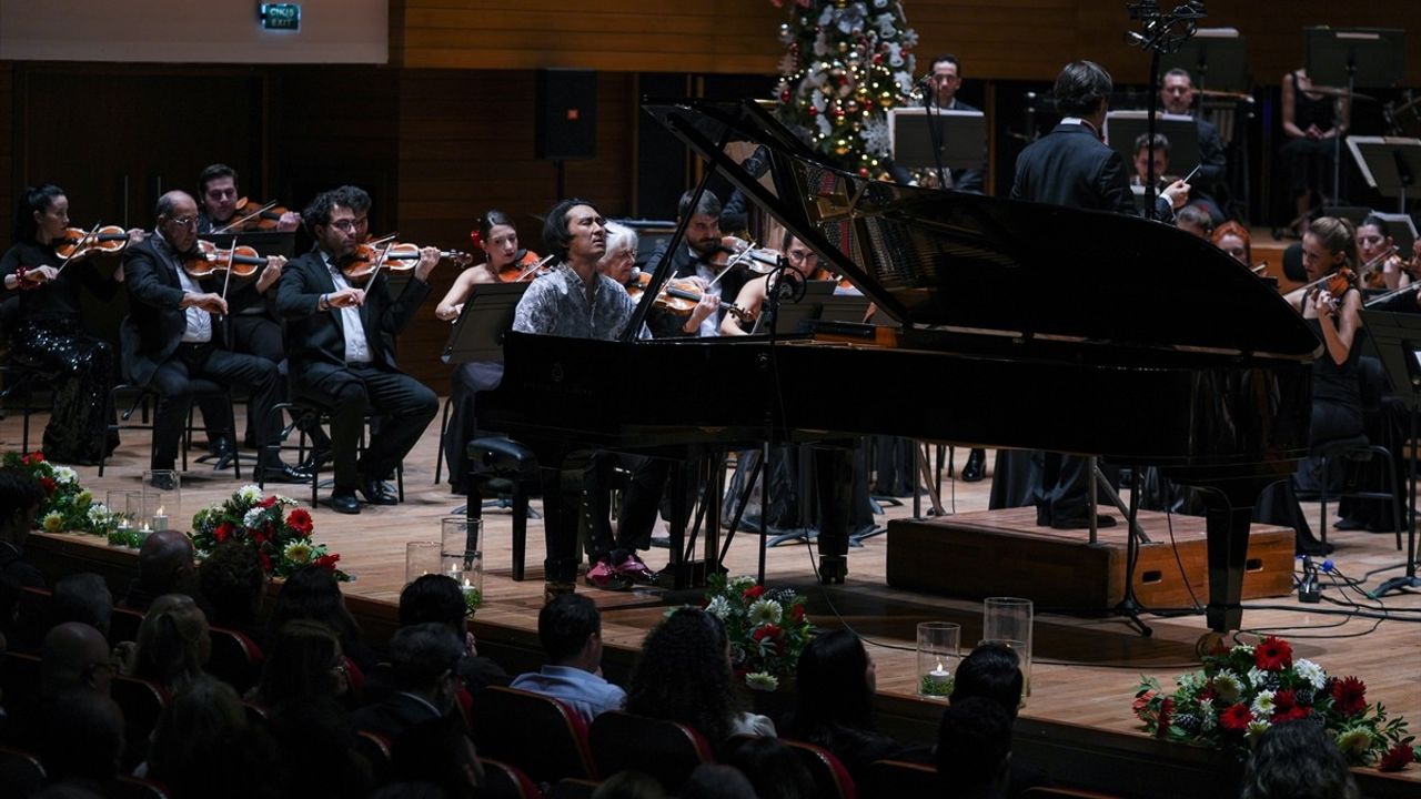 Olten Filarmoni Orkestrası Yeni Yıl Konserini İzmir'de Gerçekleştirdi