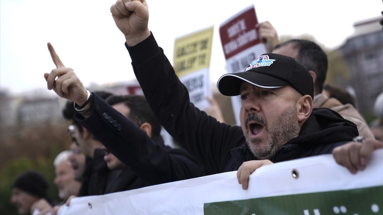 Özgür-Der, Suriye'deki Rejim Karşıtı Mücadeleye Destek Açıklaması Yaptı