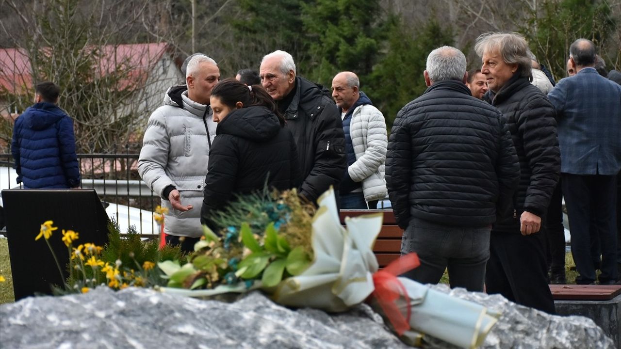 Özkan Sümer, Mezarı Başında Anıldı