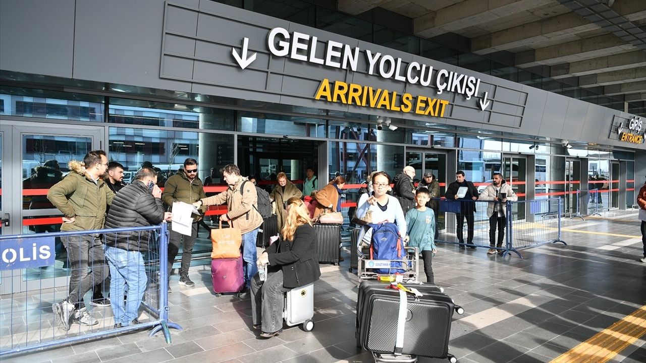 Polonyalı Turistler Yeni Yılı Erciyes'te Karşılamak İçin Kayseri'ye Geldi