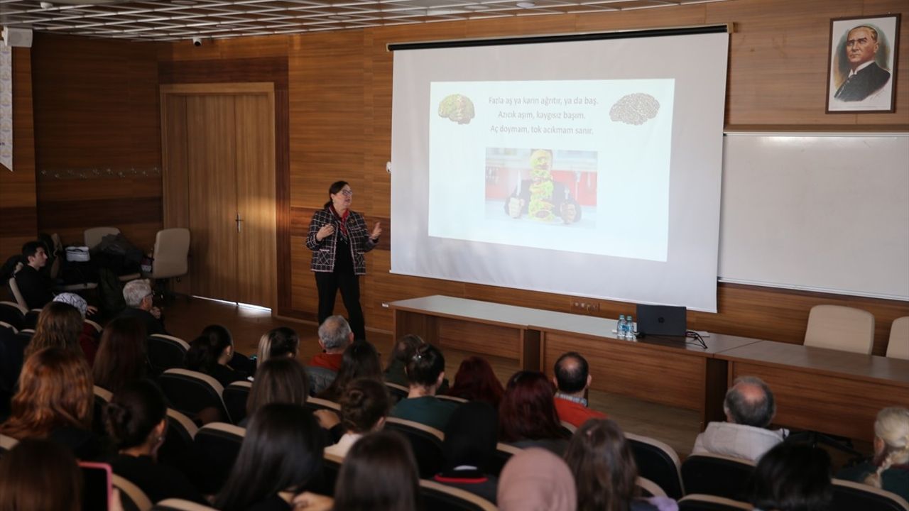 Prof. Dr. Meral Yüksel: Fast Food Tüketimi Öğrenme Bozukluklarına Yol Açıyor