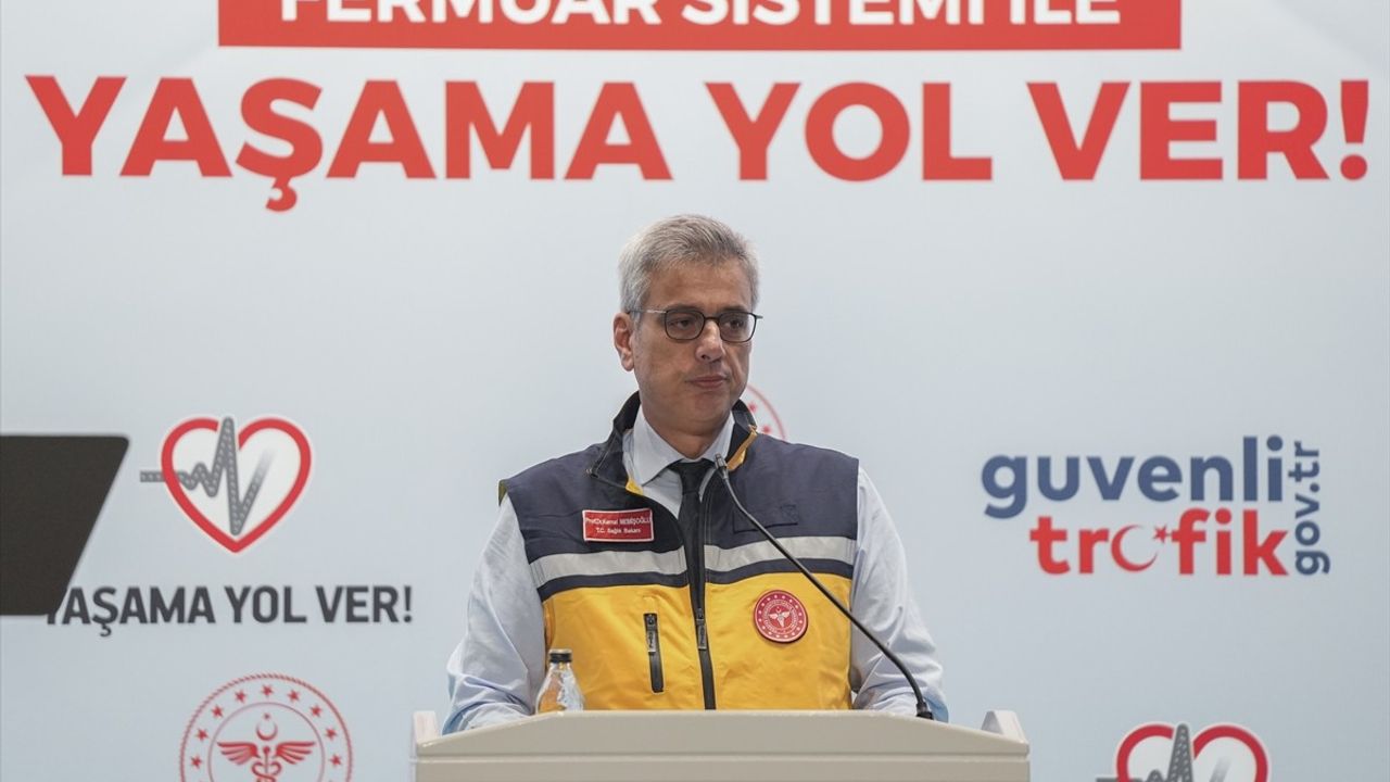 Sağlık Bakanı Memişoğlu'ndan 'Fermuar Sistemi ile Yaşama Yol Ver' Kampanyası Tanıtımı