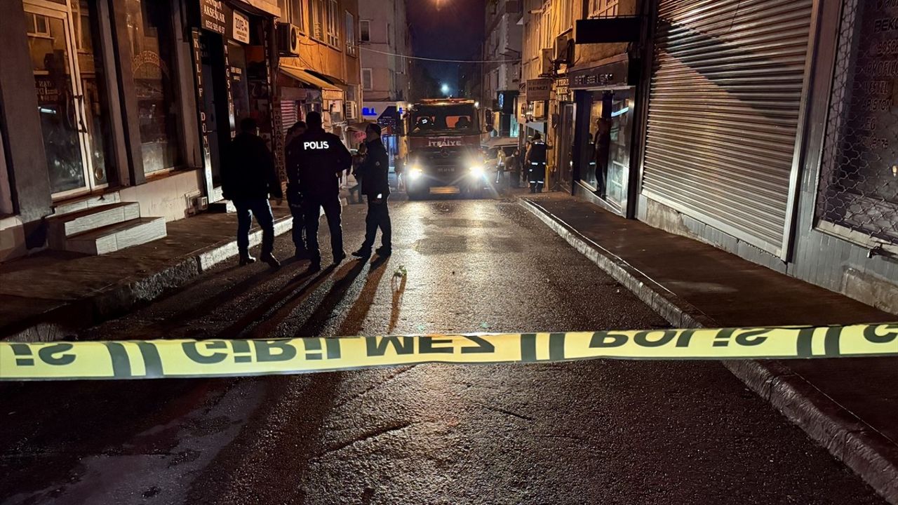 Samsun'da 4 Katlı Binada Yangın: 5 Kişi Hastaneye Kaldırıldı