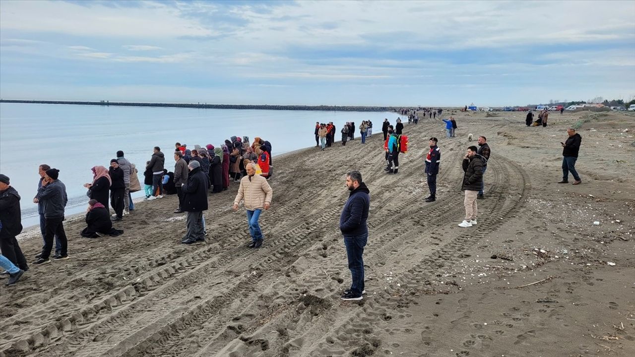 Samsun'da kaybolan iki balıkçının arama çalışmaları devam ediyor