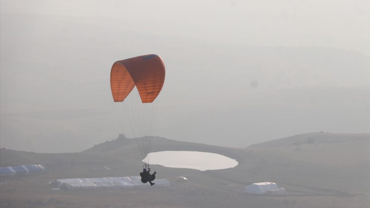 Siirt'te Bedensel Engelli Bekir Özdeniz'in Yamaç Paraşütü Hayali Gerçekleşti