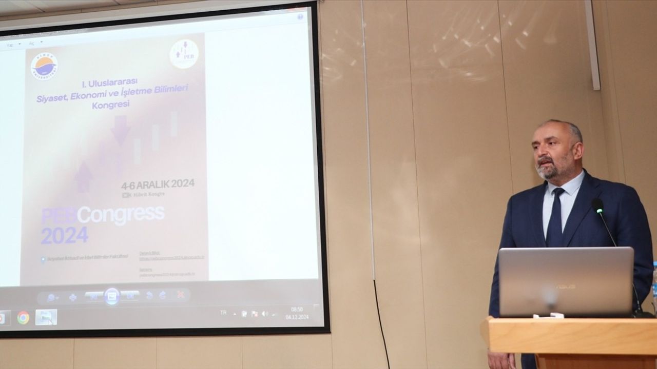 Sinop'ta Uluslararası Siyaset, Ekonomi ve İşletme Bilimleri Kongresi Başladı