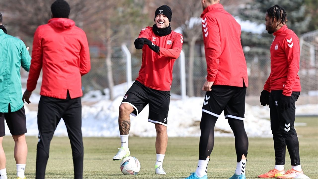 Sivasspor, Galatasaray Maçına Hazırlıklarını Tamamladı