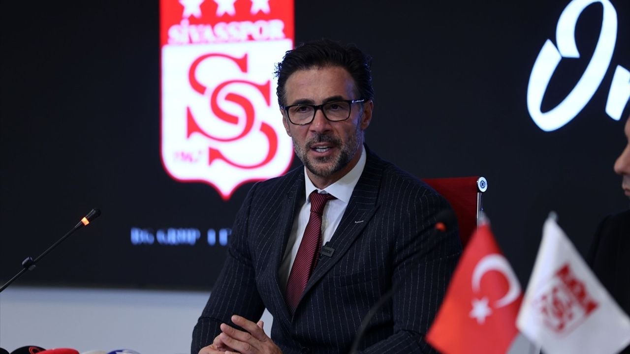 Sivasspor, Teknik Direktör Ömer Erdoğan ile Sezon Sonuna Kadar Anlaşma Sağladı