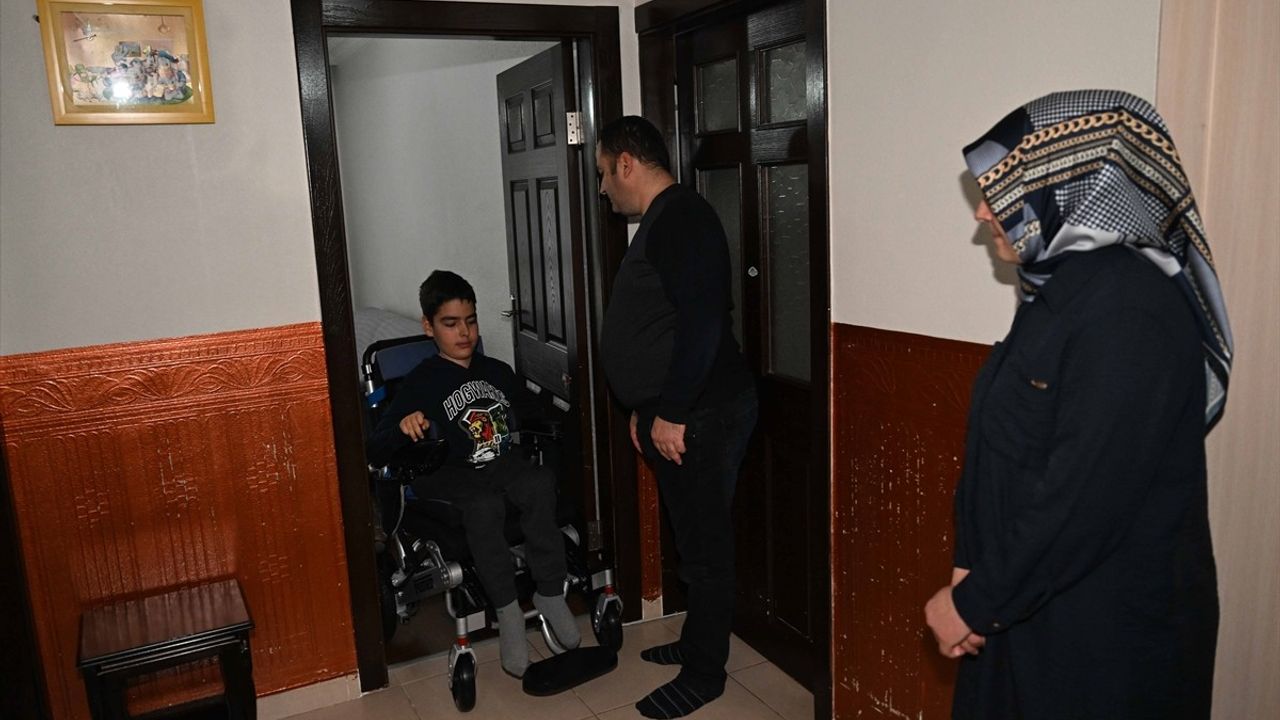 SMA Hastası Sencer Çavuşoğlu, Eğitimde Azmiyle Takdir Topluyor