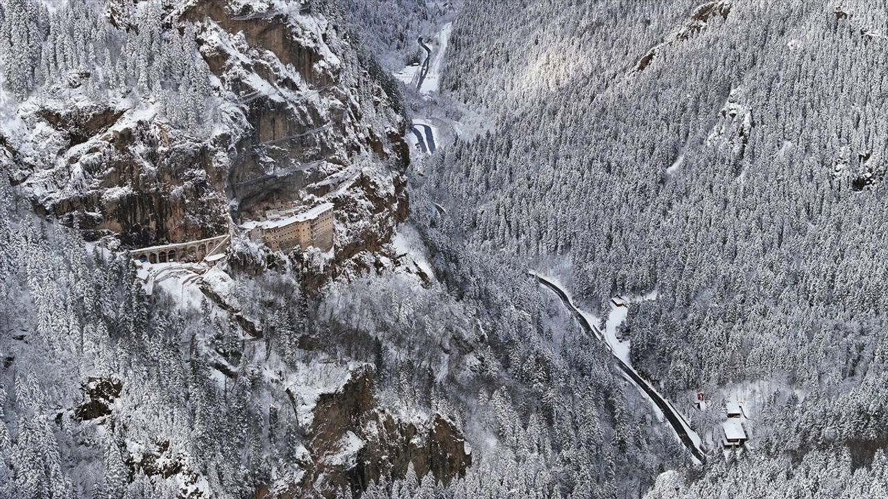 Sümela Manastırı Karla Kaplandı