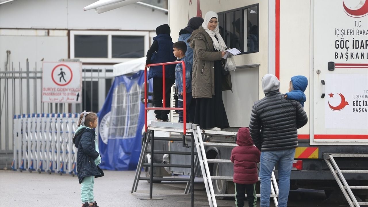 Suriyelilerin Hatay'daki Sınır Kapılarından Ülkelerine Dönüş Süreci Devam Ediyor