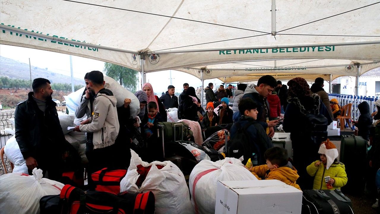 Suriyelilerin Hatay'daki Sınır Kapılarından Ülkelerine Dönüşleri Devam Ediyor