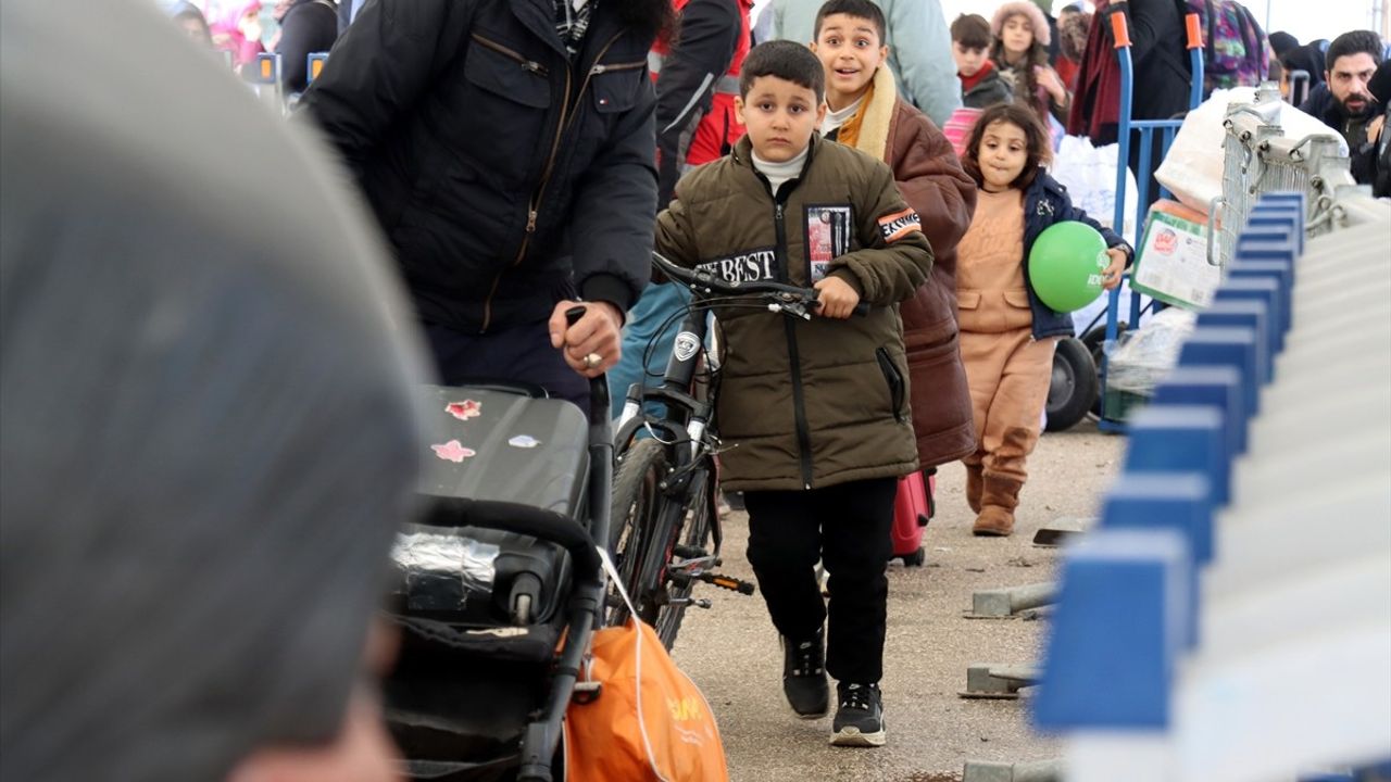 Suriyelilerin Hatay'daki Sınır Kapılarından Ülkelerine Dönüşü Devam Ediyor