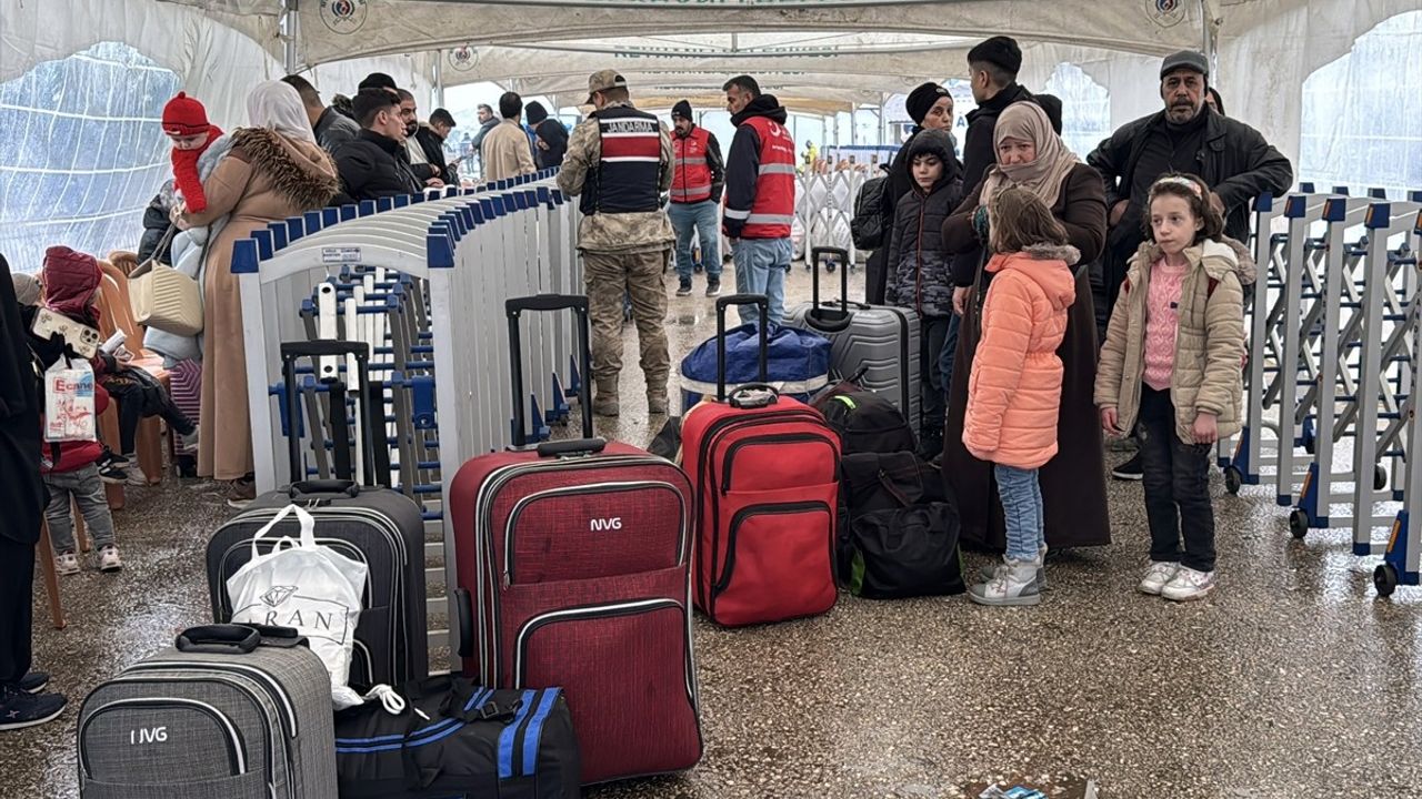 Suriyelilerin Hatay'daki Sınır Kapılarından Ülkelerine Dönüşü Devam Ediyor