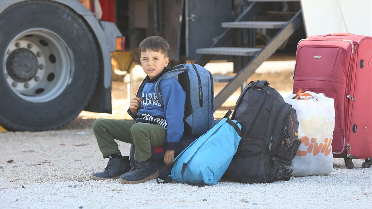 Suriyelilerin Yayladağı Sınır Kapısı'ndan Ülkelerine Dönüşü Devam Ediyor