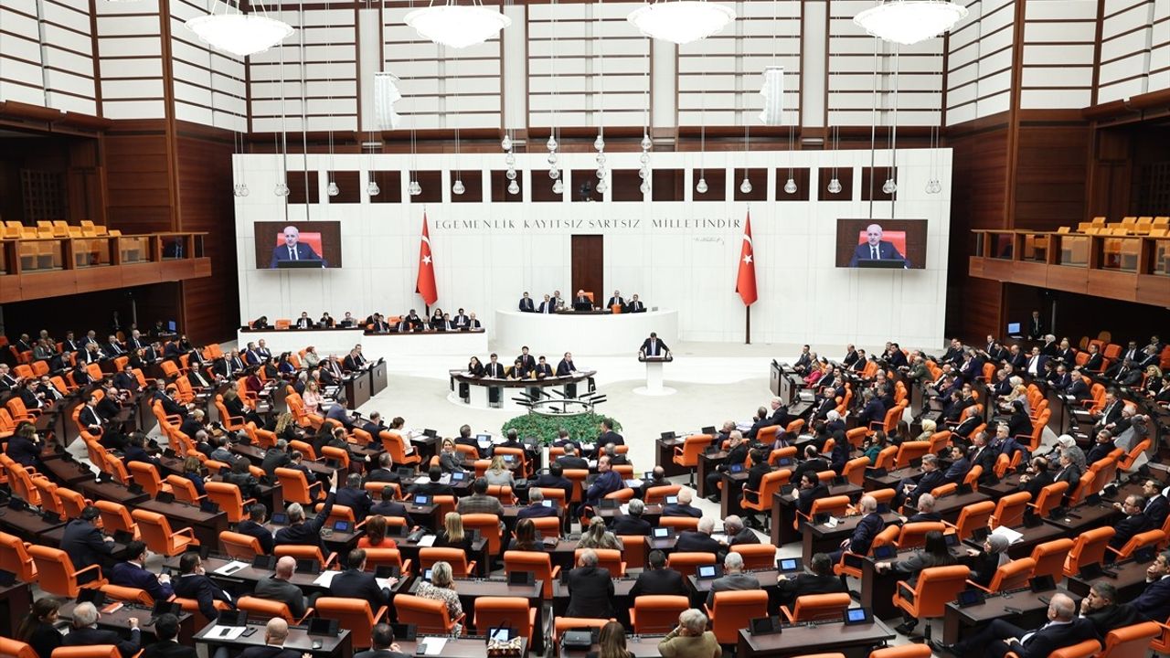 TBMM Başkanı Kurtulmuş, 2025 Yılı Bütçesi'nin Hayırlı Olmasını Diledi