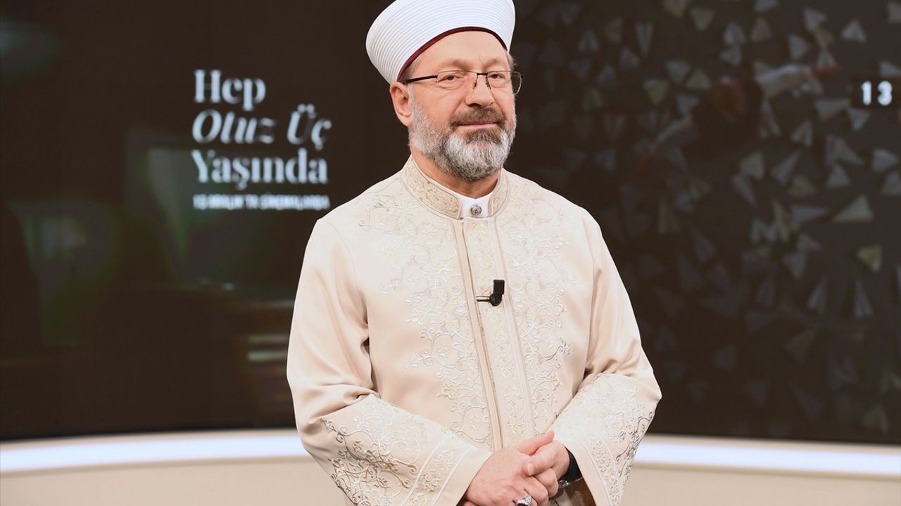 TDV İslam Ansiklopedisi'nin 33 Yıllık Serüveni 'Hep Otuz Üç Yaşında' Filmiyle İzleyiciyle Buluşuyor