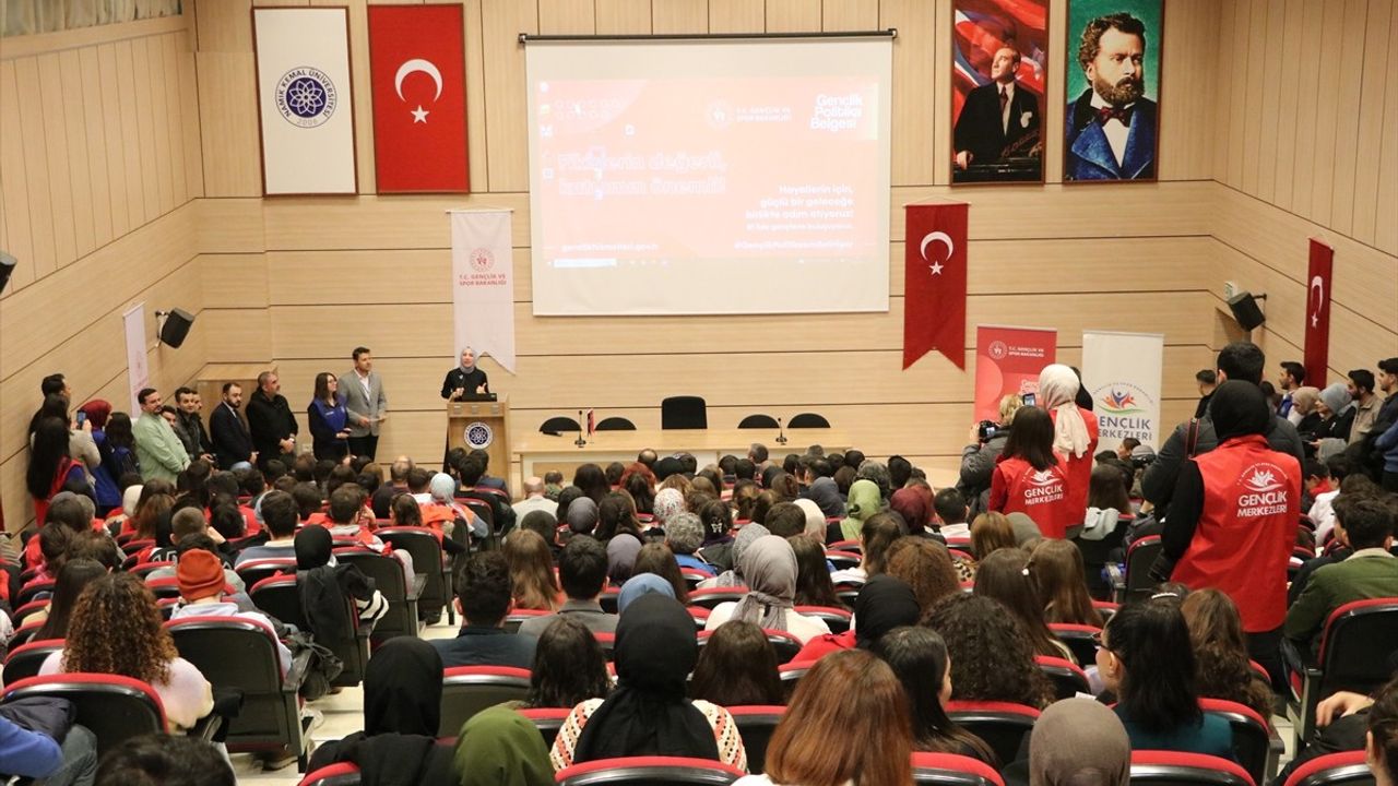 Tekirdağ'da Gençlik Politika Belgesi Vizyonu Çalıştayı Düzenlendi