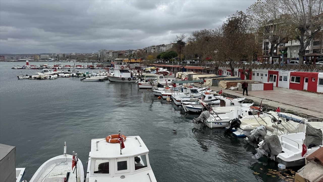 Tekirdağ'da Poyraz Deniz Ulaşımını Olumsuz Etkiliyor