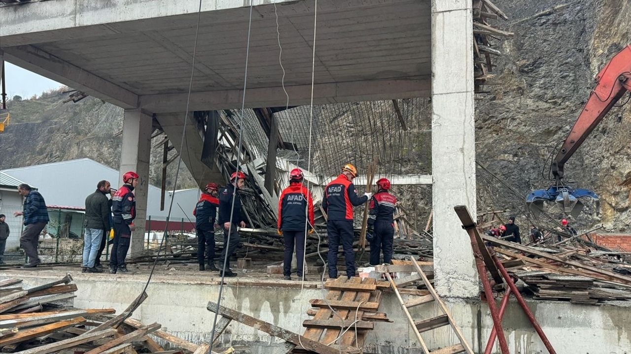 Trabzon'da İnşaatta Çökme: 3 İşçi Yaralandı, 1 İşçi İçin Arama Kurtarma Devam Ediyor