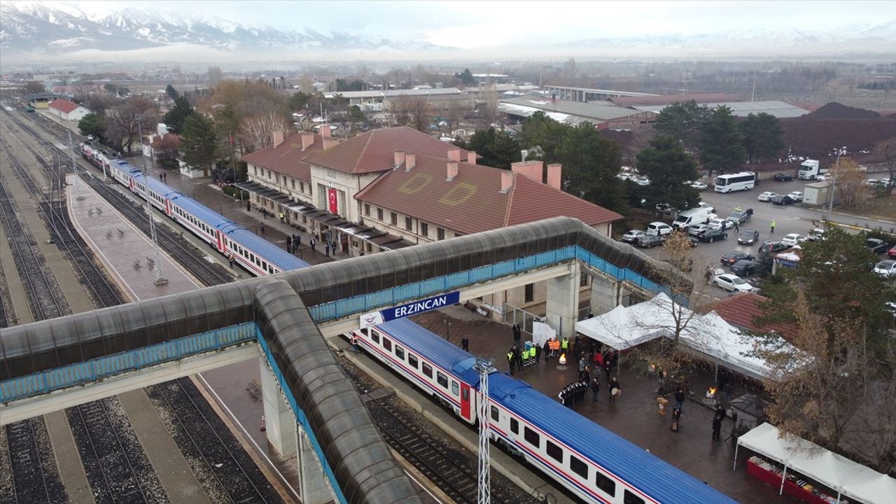 Turistik Doğu Ekspresi Yeni Sezonuna Erzincan İle Merhaba Dedi