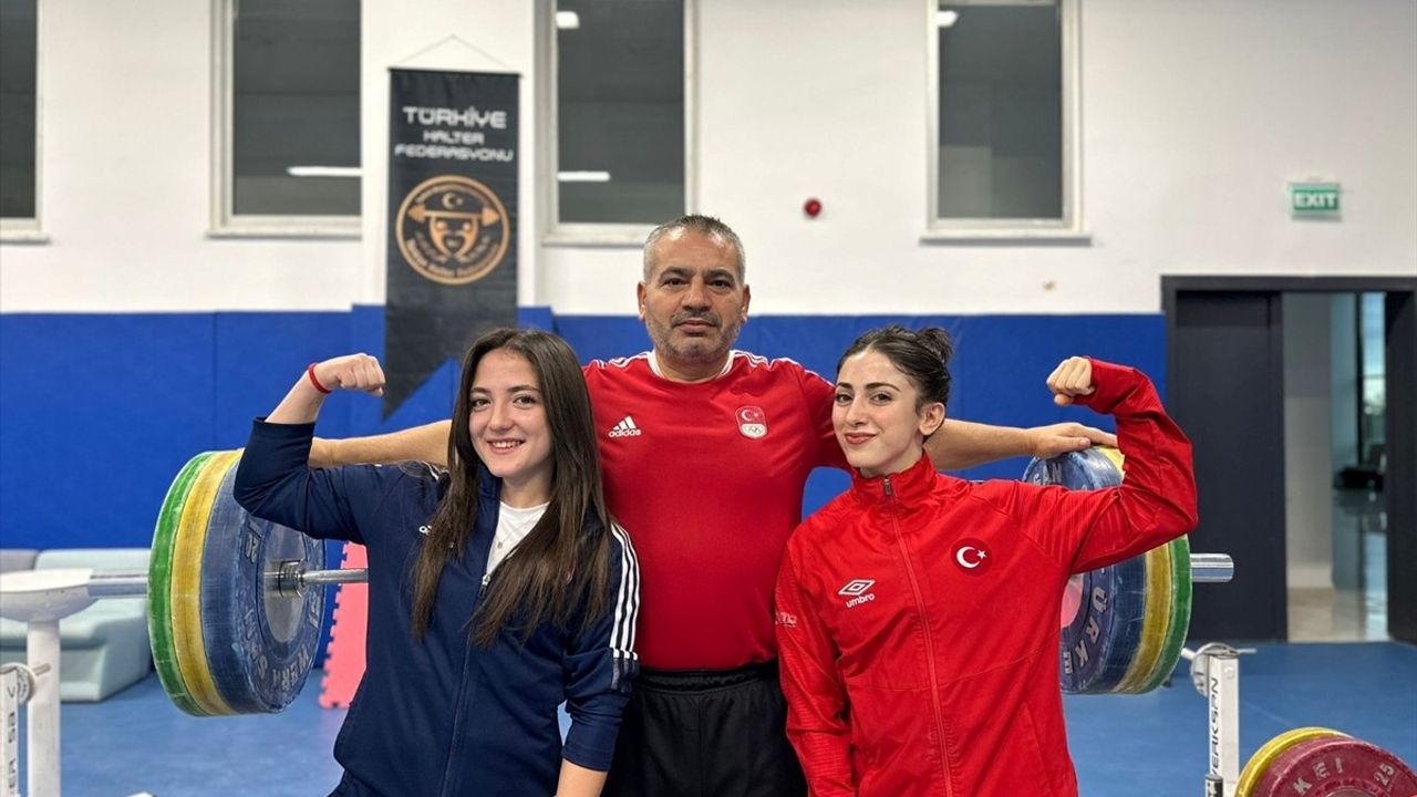Türk Halterciler Bahreyn'de Dünya Halter Şampiyonası'nda Madalya Peşinde