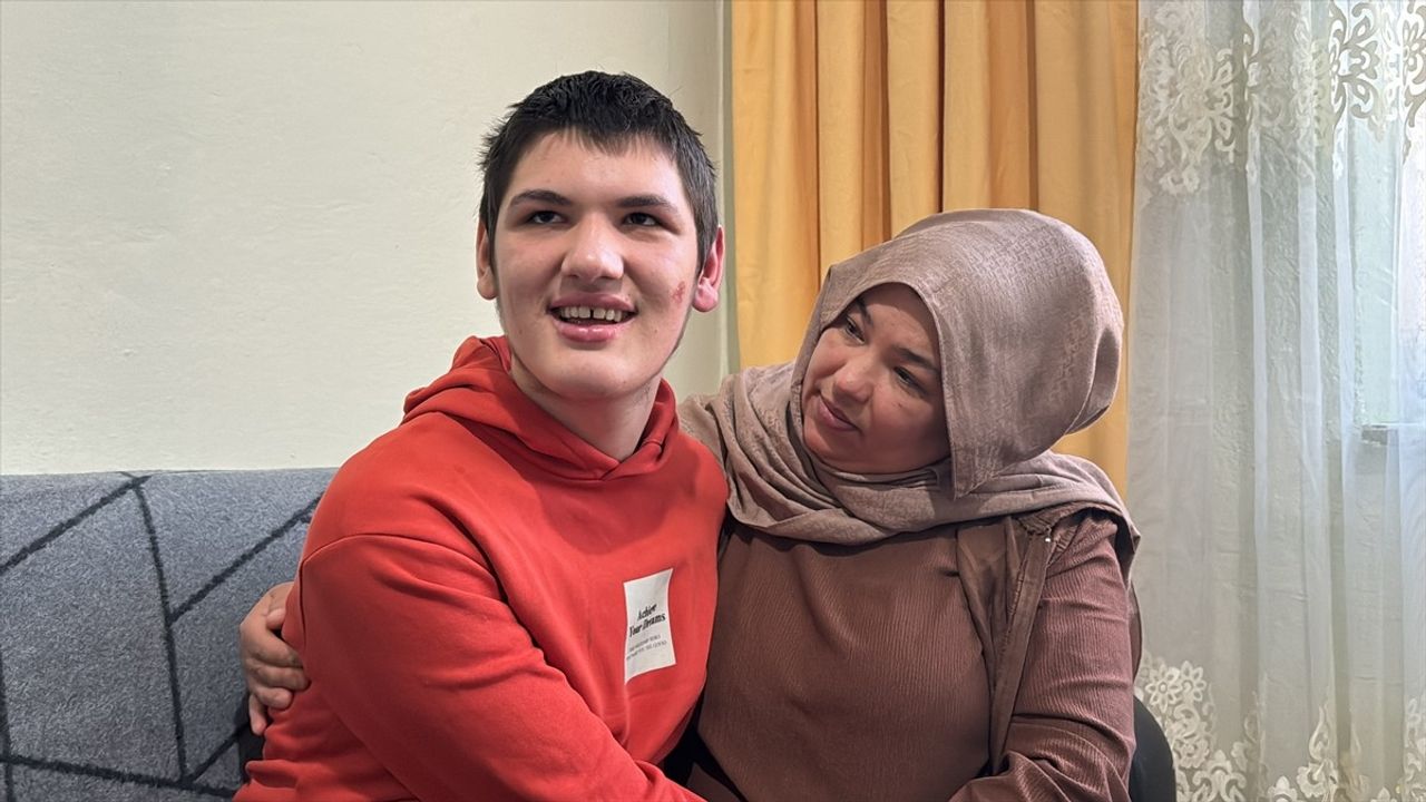 Türk Kızılay, Otizmli Çocuk İçin Evi Yeniledi