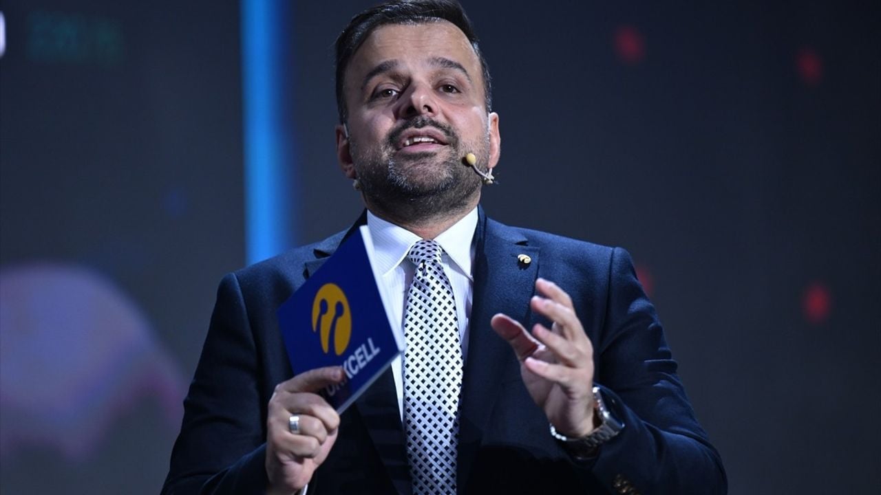 Turkcell Genel Müdürü Ali Taha Koç, Take Off İstanbul'da Yapay Zeka ve Bağlantı Teknolojileri Üzerine Konuştu