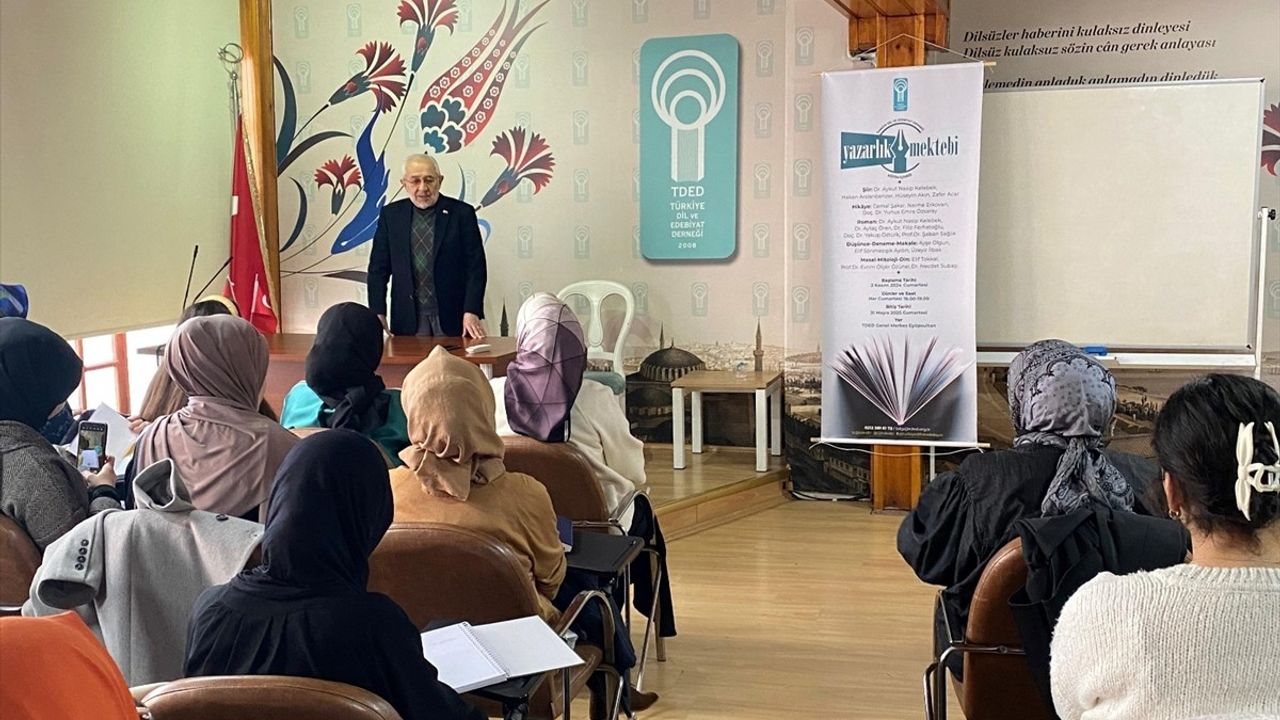 Türkiye'de 'Çocuk Edebiyatı Yazarlık Mektebi' Başladı