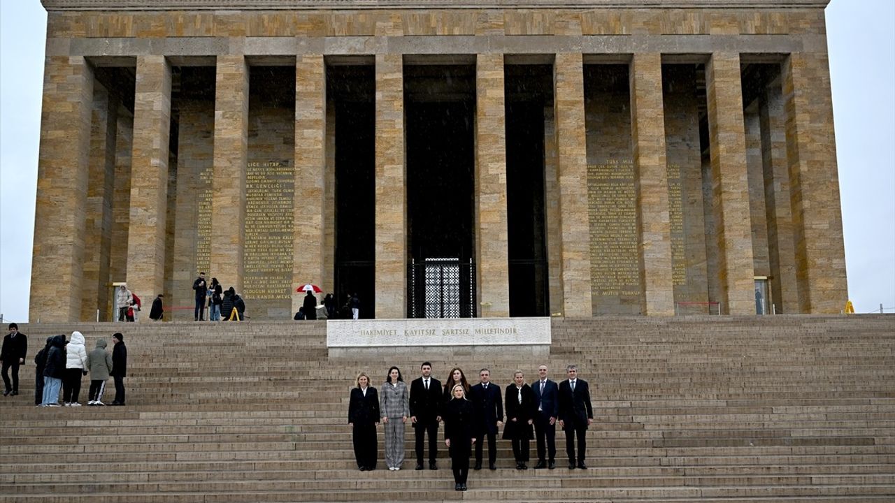 Türkiye Tenis Federasyonu Yönetimi Anıtkabir'i Ziyaret Etti