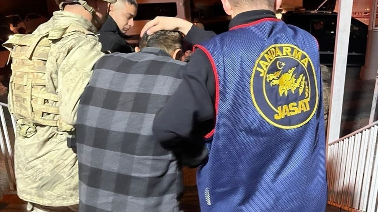 Van'da 3 Hükümlü JASAT Tarafından Yakalandı