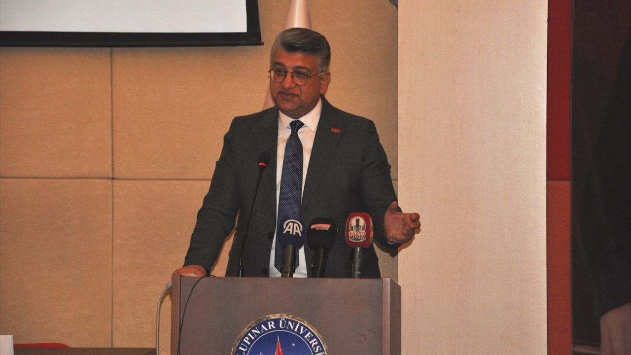 Yönetmen Ahmet Uluçay, Kütahya'da Anma Etkinliği ile Anıldı