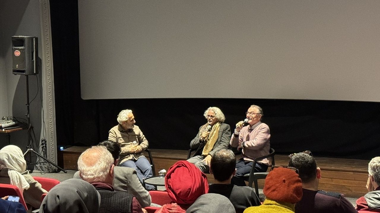Yönetmen Nacer Khemir, Beyoğlu Sineması'nda Sinema Üzerine Düşüncelerini Paylaştı