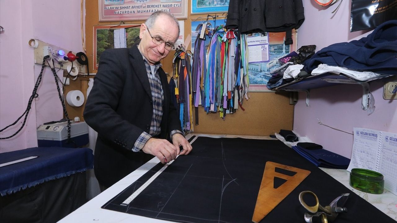 Zonguldak'ta Baba-Oğul Terzilik Geleneği 18 Yıldır Devam Ediyor