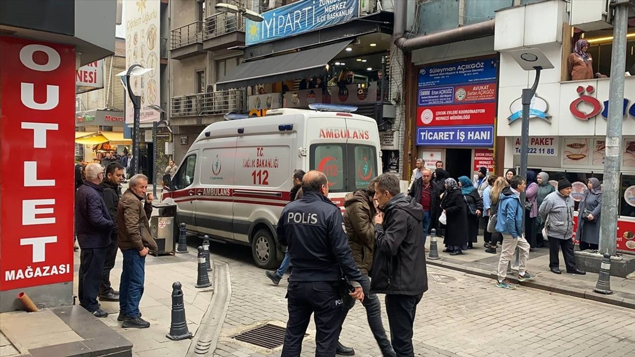 Zonguldak'ta Kavga: 3 Kişi Keser ve Bıçakla Yaralandı