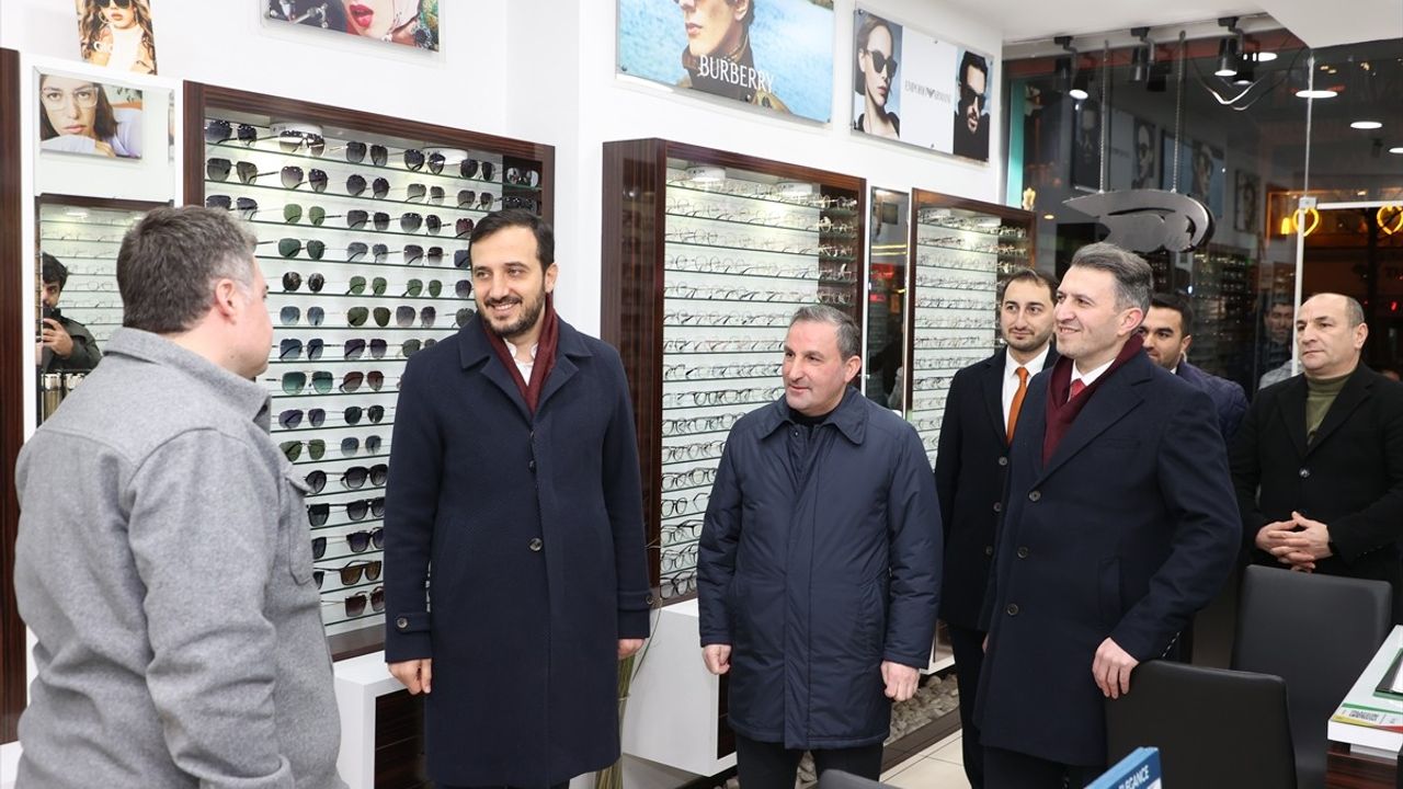 Abdullah Özdemir, Sultanbeyli'de Esnaf Ziyareti Gerçekleştirdi