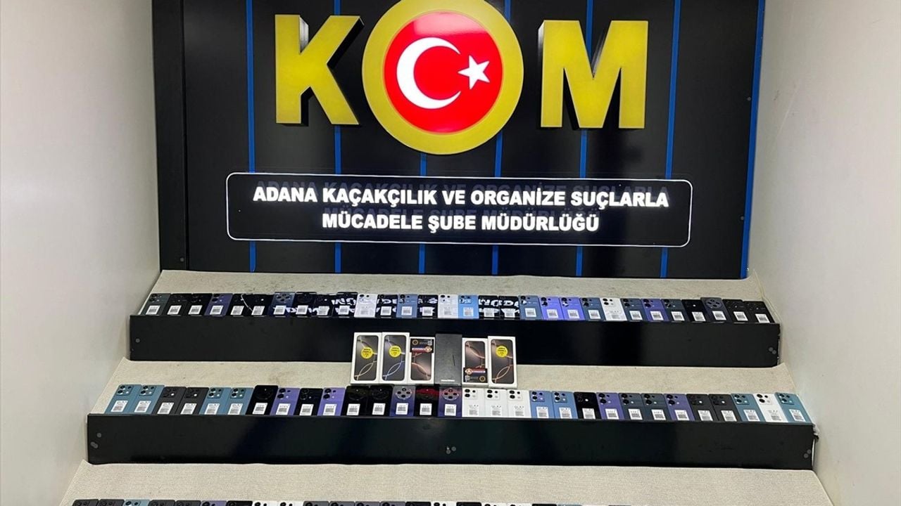 Adana'da Gümrük Kaçağı 96 Cep Telefonu Ele Geçirildi