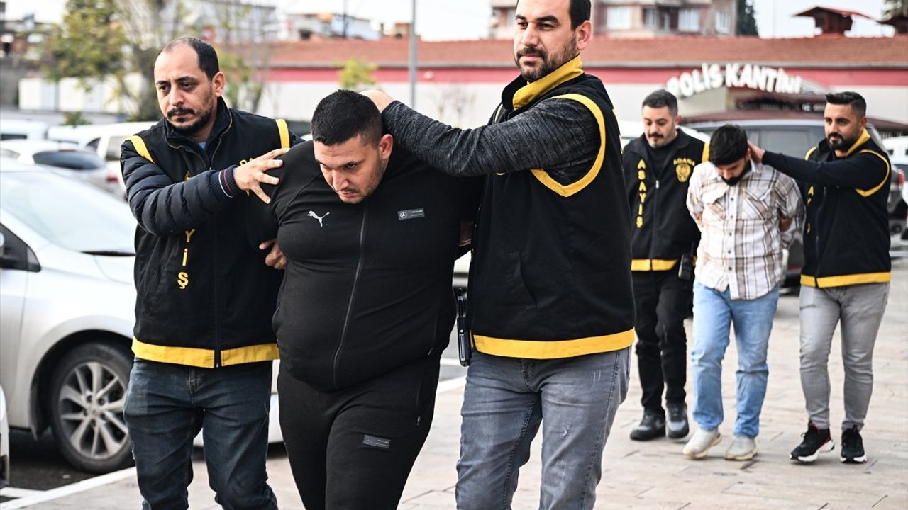 Adana'da Sokak Cinayetinde İki Şüpheli Tutuklandı
