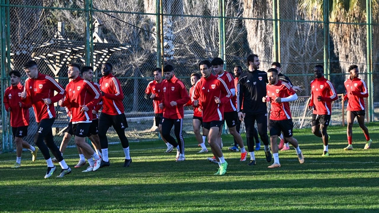 Adanaspor'un Hedefi Alt Sıralardan Kurtulmak ve Play-Off Aspirasyonu