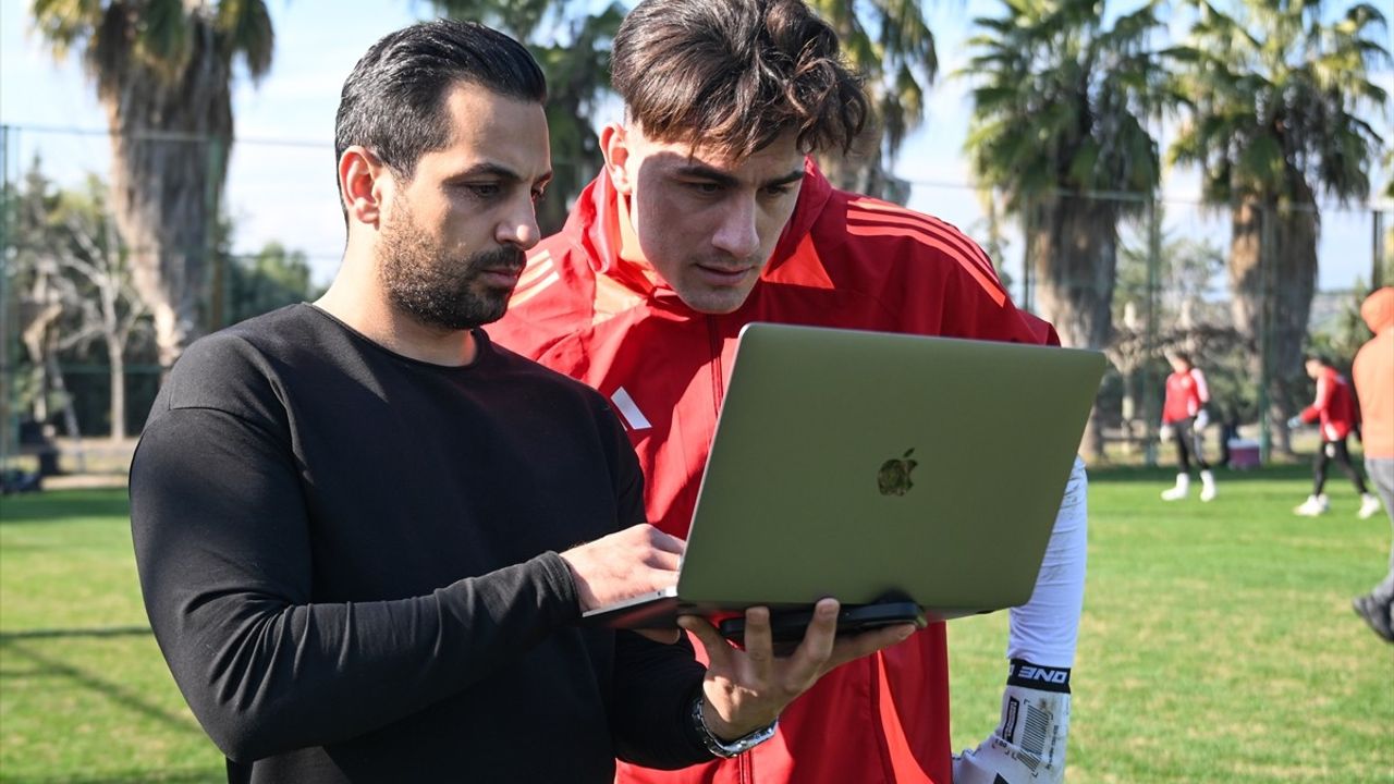 Adanasporlu Futbolcular Anadolu Ajansı'nın Yılın Kareleri Oylamasına Katıldı